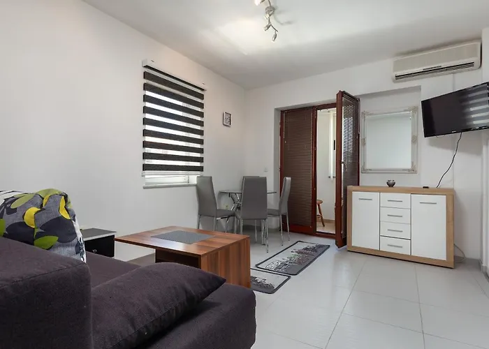 ゲストハウス Smaila 3*